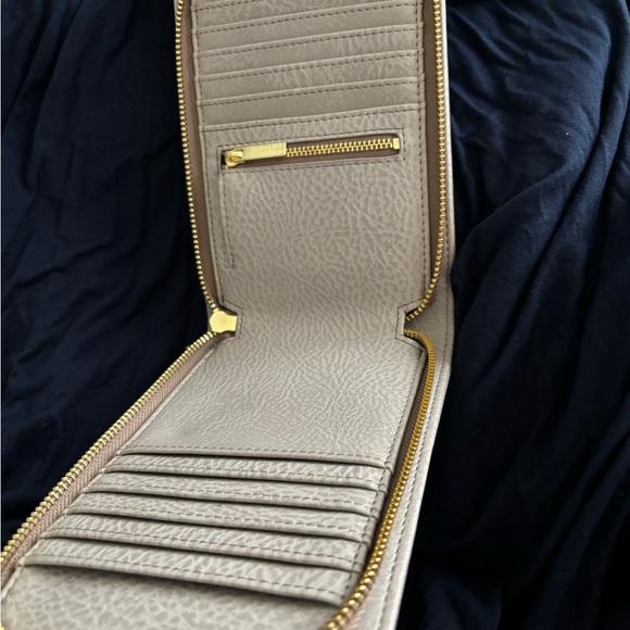 NWOT Matt & Nat Vegan Crossbody Wallet - Purity - lilac/taupe colour - - Picture 2 of 4